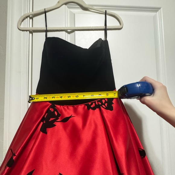 SHERRI HILL 51685 BLACK AND RED FLORAL BALLGOWN SIZE 4 - Picture 12 of 12